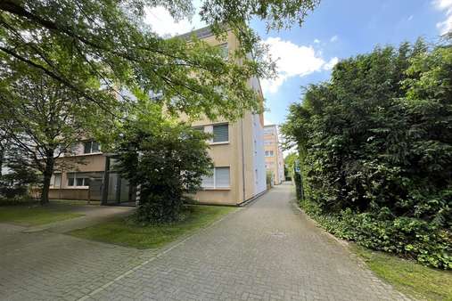 Außenansicht - Mehrfamilienhaus in 51373 Leverkusen mit 1410m² kaufen