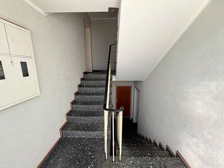 Treppenhaus Treppenhaus - Etagenwohnung in 51371 Leverkusen mit 65m² kaufen