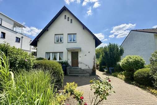 Außenansicht Außenansicht - Einfamilienhaus in 51381 Leverkusen mit 113m² kaufen