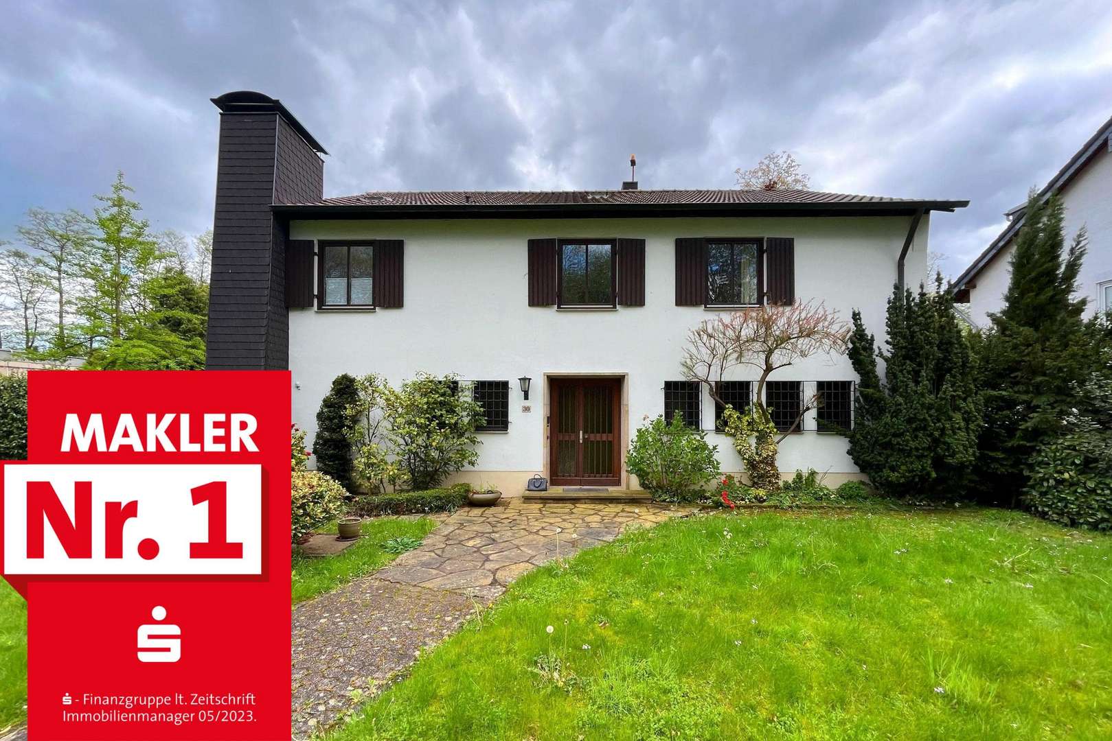 Frontansicht - Einfamilienhaus in 51375 Leverkusen mit 249m² kaufen