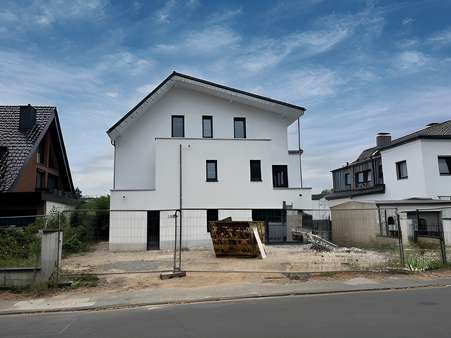 Außenansicht - Dachgeschosswohnung in 51109 Köln mit 70m² kaufen