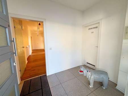 Eingangsbereich Eingangsbereich - Mehrfamilienhaus in 51375 Leverkusen mit 338m² kaufen