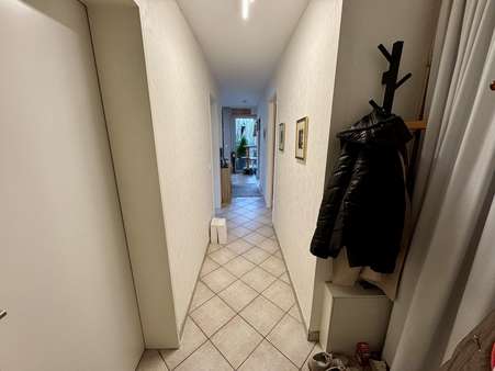 Flur - Etagenwohnung in 51373 Leverkusen mit 57m² kaufen