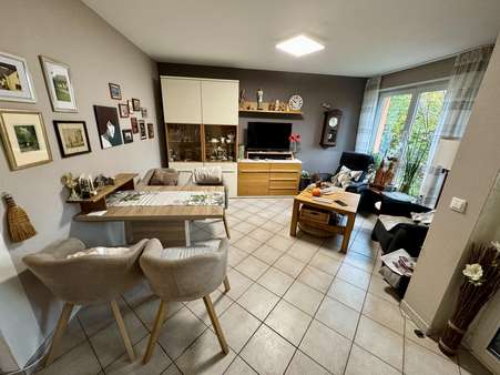 Wohnzimmer - Etagenwohnung in 51373 Leverkusen mit 57m² kaufen