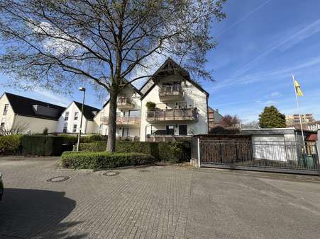 Außenansicht - Etagenwohnung in 51375 Leverkusen mit 79m² kaufen