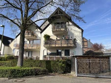 Außenansicht - Etagenwohnung in 51375 Leverkusen mit 79m² kaufen