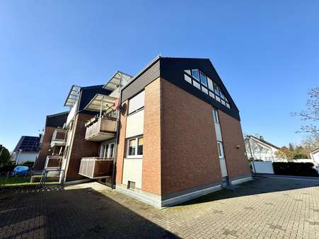 Stellplätze & Garagen - Mehrfamilienhaus in 50259 Pulheim mit 654m² als Kapitalanlage kaufen