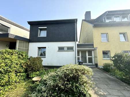 Außenansicht - Reihenmittelhaus in 51377 Leverkusen mit 104m² kaufen
