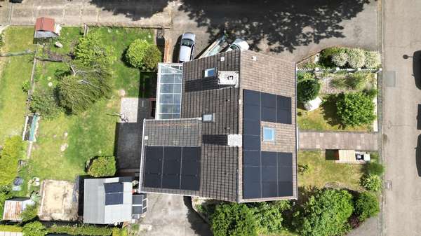 Außenansicht - Einfamilienhaus in 51519 Odenthal mit 248m² kaufen