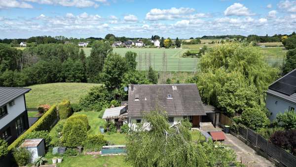 Außenansicht - Einfamilienhaus in 51519 Odenthal mit 248m² kaufen