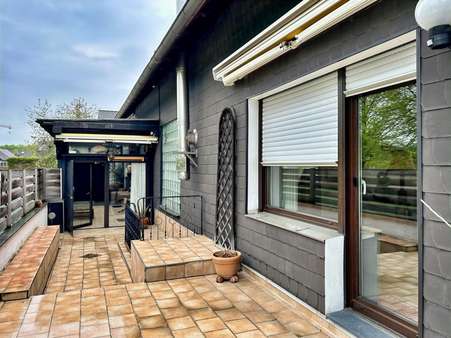 Terrasse Terrasse - Einfamilienhaus in 40764 Langenfeld mit 136m² kaufen