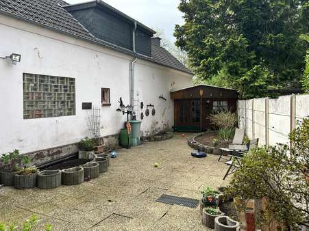 Innenhof Innenhof - Wohn- / Geschäftshaus in 40764 Langenfeld mit 173m² als Kapitalanlage kaufen