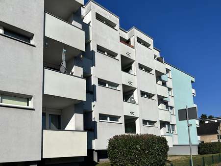 Ansicht Straßenseite - Etagenwohnung in 40764 Langenfeld mit 61m² kaufen
