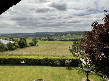 Aussicht - Zweifamilienhaus in 53945 Blankenheim mit 237m² kaufen
