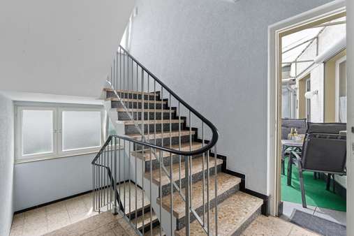 Mehrfamilienhaus in 53879 Euskirchen mit 296m² kaufen