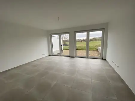 Euskirchen-Kirchheim: fertige Neubau-Doppelhaushälfte mit Garten und Garage! 360° Begehung