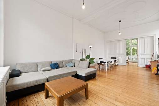 Etagenwohnung in 53113 Bonn mit 117m² kaufen