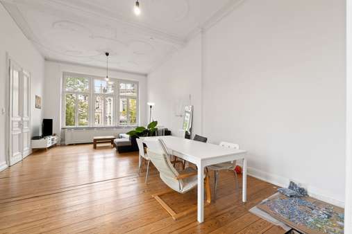 Etagenwohnung in 53113 Bonn mit 117m² kaufen