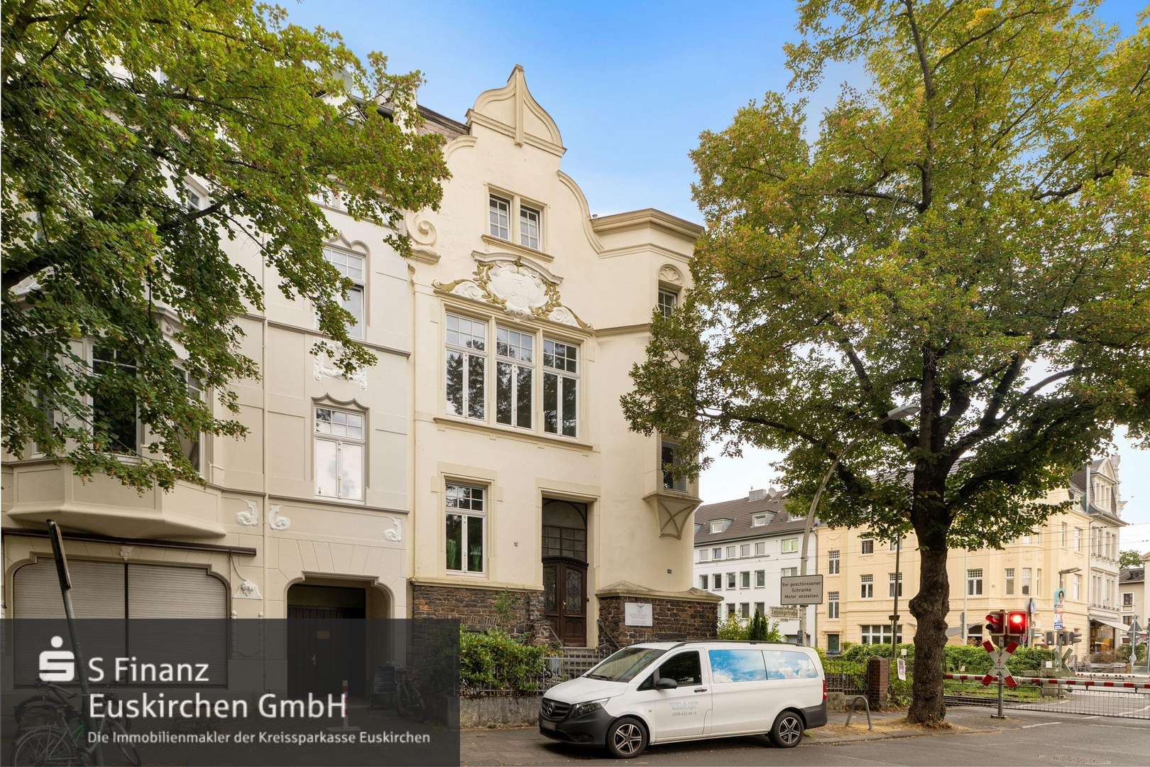 Etagenwohnung in 53113 Bonn mit 117m² kaufen