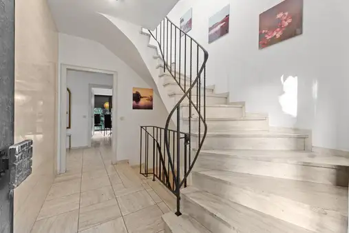 Euskirchen-Südstadt: Freistehendes Einfamilienhaus mit Einliegerwohnung und Gartenidylle! 360° Begehung