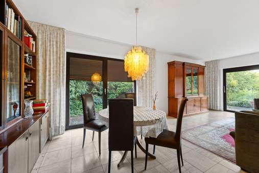 Zweifamilienhaus in 53879 Euskirchen mit 178m² kaufen