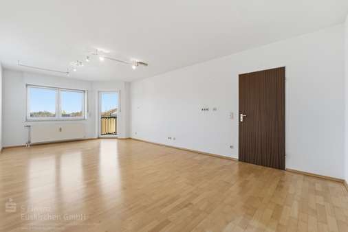 Wohnzimmer Wohnzimmer - Etagenwohnung in 53879 Euskirchen mit 66m² kaufen