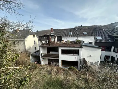 Bad Münstereifel: Großzügiges Einfamilienhaus mit viel Platz, Garten und Garage! 360° Begehung