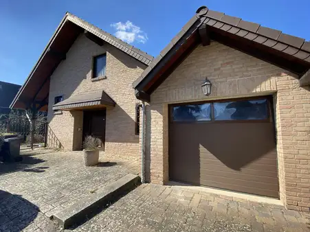 Arloff: freistehendes Einfamilienhaus mit großzügigen Garten und Garage! 360° Begehung