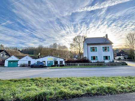 Vorderansicht - Einfamilienhaus in 51588 Nümbrecht mit 152m² kaufen