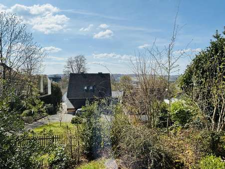 Fernblick aus dem Wohnzimmer - Einfamilienhaus in 51588 Nümbrecht mit 102m² kaufen