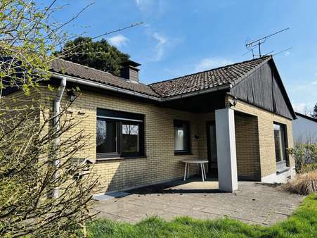 Terrassenansicht - Einfamilienhaus in 51588 Nümbrecht mit 102m² kaufen