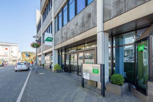 Außenansicht Eingangsbreich - Büro in 51643 Gummersbach mit 187m² kaufen