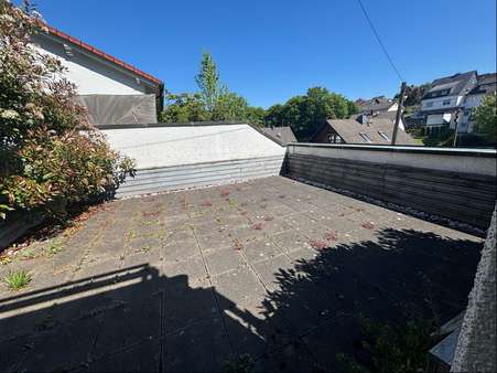 Terrasse der Einliegerwohnung Terrasse der Einliegerwohnung - Zweifamilienhaus in 51645 Gummersbach mit 129m² kaufen