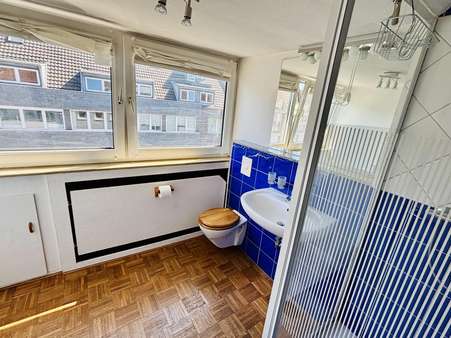Bad Bad - Dachgeschosswohnung in 50676 Köln mit 61m² kaufen
