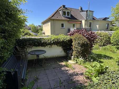 Terrasse auf dem Grundstück - Doppelhaushälfte in 42477 Radevormwald mit 114m² kaufen