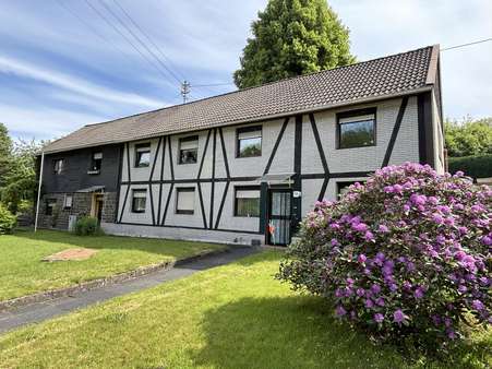 Außenansicht Außenansicht - Einfamilienhaus in 51580 Reichshof mit 179m² kaufen