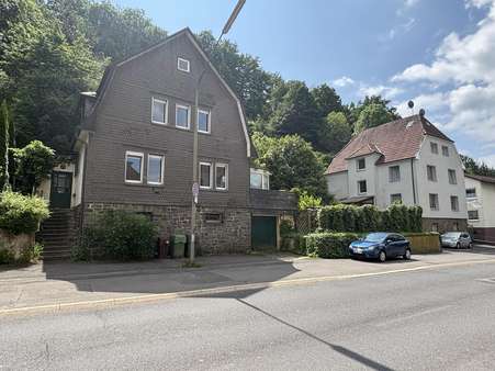 Straßenansicht Straßenansicht - Einfamilienhaus in 51643 Gummersbach mit 140m² kaufen