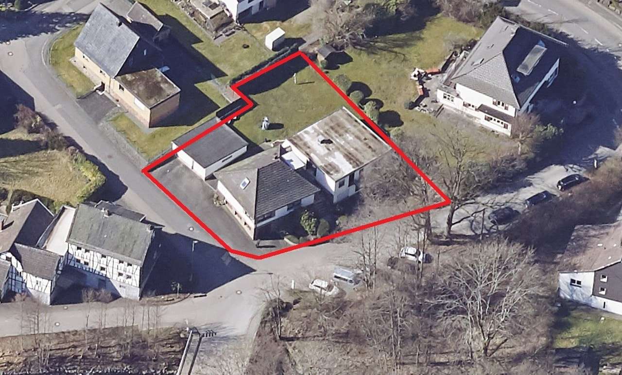 Luftbild Gesamtanwesen (Quelle:rio.obk.de) Luftbild Gesamtanwesen (Quelle:rio.obk.de) - Zweifamilienhaus in 51674 Wiehl mit 241m² kaufen