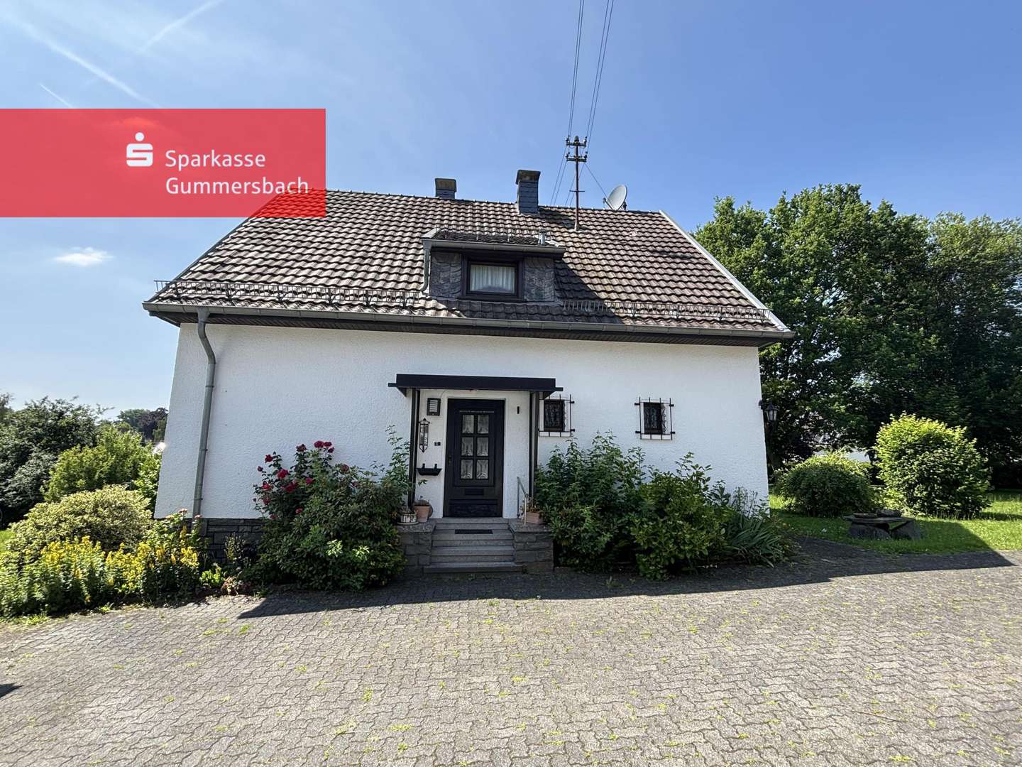 Hofansicht - Einfamilienhaus in 51674 Wiehl mit 138m² kaufen
