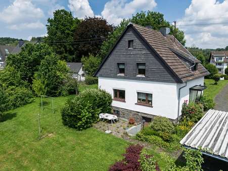 Luftansicht/Gartenansicht - Einfamilienhaus in 51674 Wiehl mit 138m² kaufen