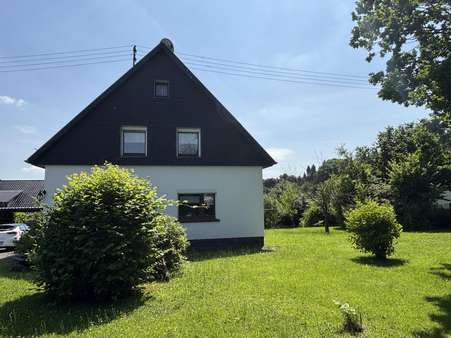 Straßenansicht - Einfamilienhaus in 51674 Wiehl mit 138m² kaufen