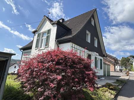 Seitenansicht Seitenansicht - Einfamilienhaus in 51702 Bergneustadt mit 120m² kaufen