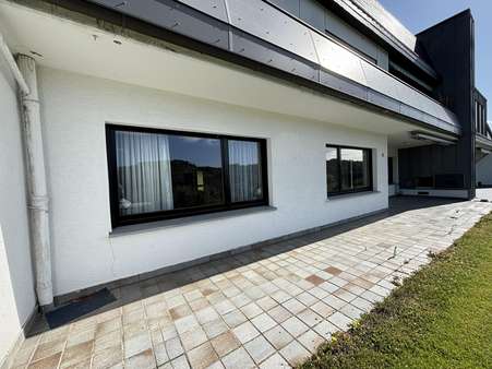 Rückansicht Rückansicht - Erdgeschosswohnung in 51674 Wiehl mit 115m² mieten