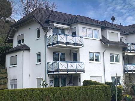 Straßenansicht - Dachgeschosswohnung in 51702 Bergneustadt mit 79m² kaufen