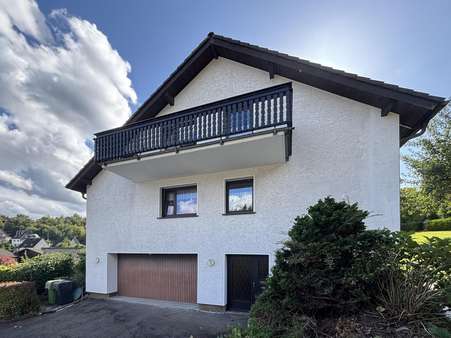 Straßenansicht Straßenansicht - Zweifamilienhaus in 51647 Gummersbach mit 177m² kaufen