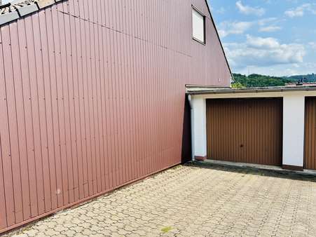 Garage und Stellplatz - Reihenendhaus in 51766 Engelskirchen mit 222m² kaufen