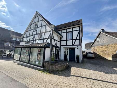 Rückansicht Rückansicht - Einfamilienhaus in 51588 Nümbrecht mit 135m² kaufen