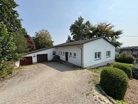 Außenansicht Außenansicht - Einfamilienhaus in 51643 Gummersbach mit 140m² kaufen