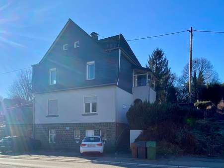 Straßenansicht - Etagenwohnung in 51647 Gummersbach mit 92m² günstig kaufen