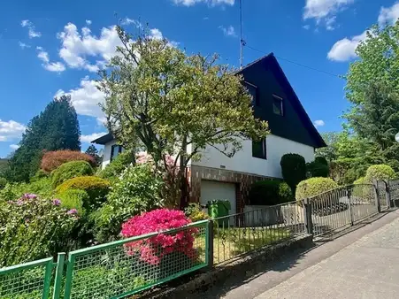 Geräumiges Wohnhaus mit herrlichem Weitblick über Bergneustadt!